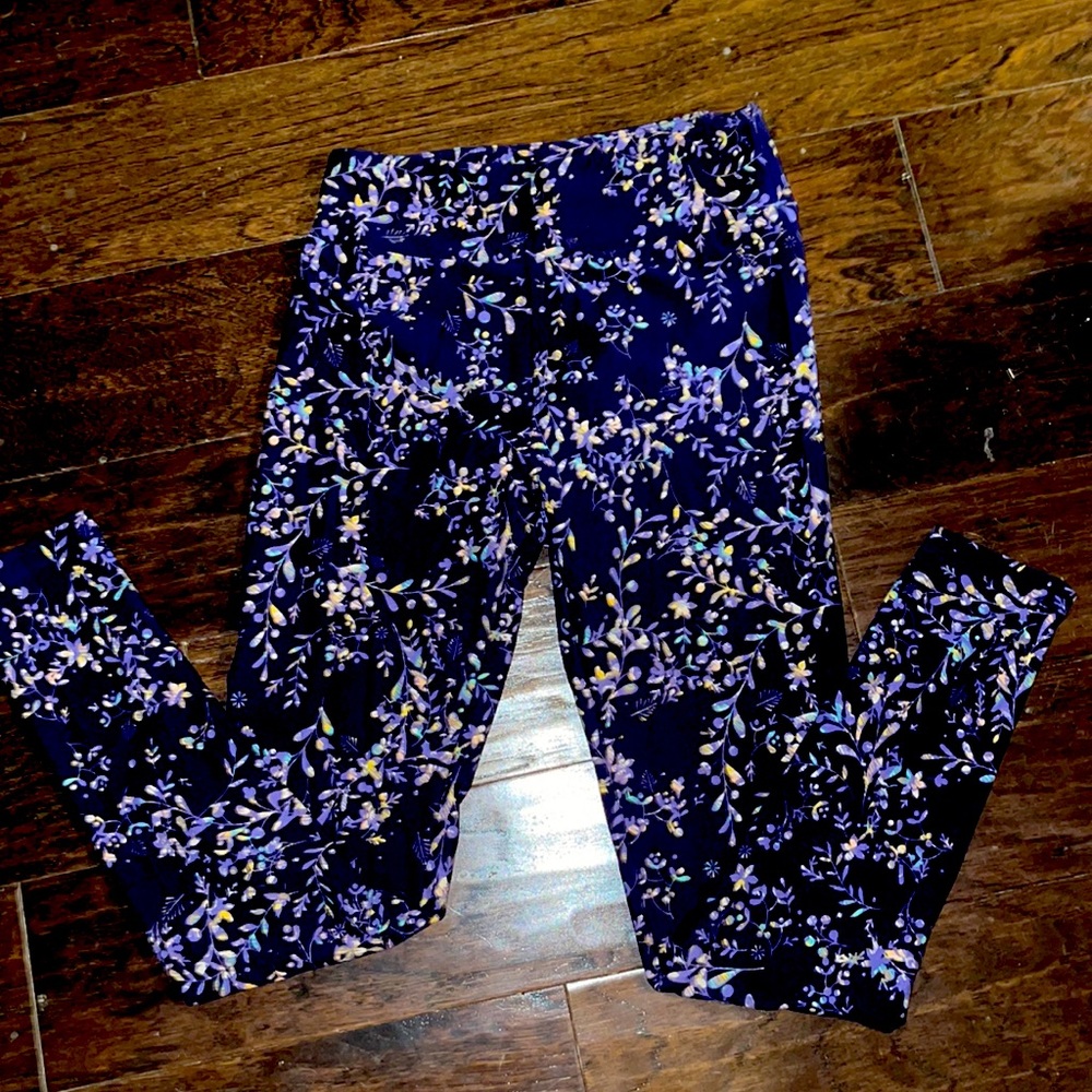 LulaRoe Buttery Soft Leggings ~ only worn twice!!